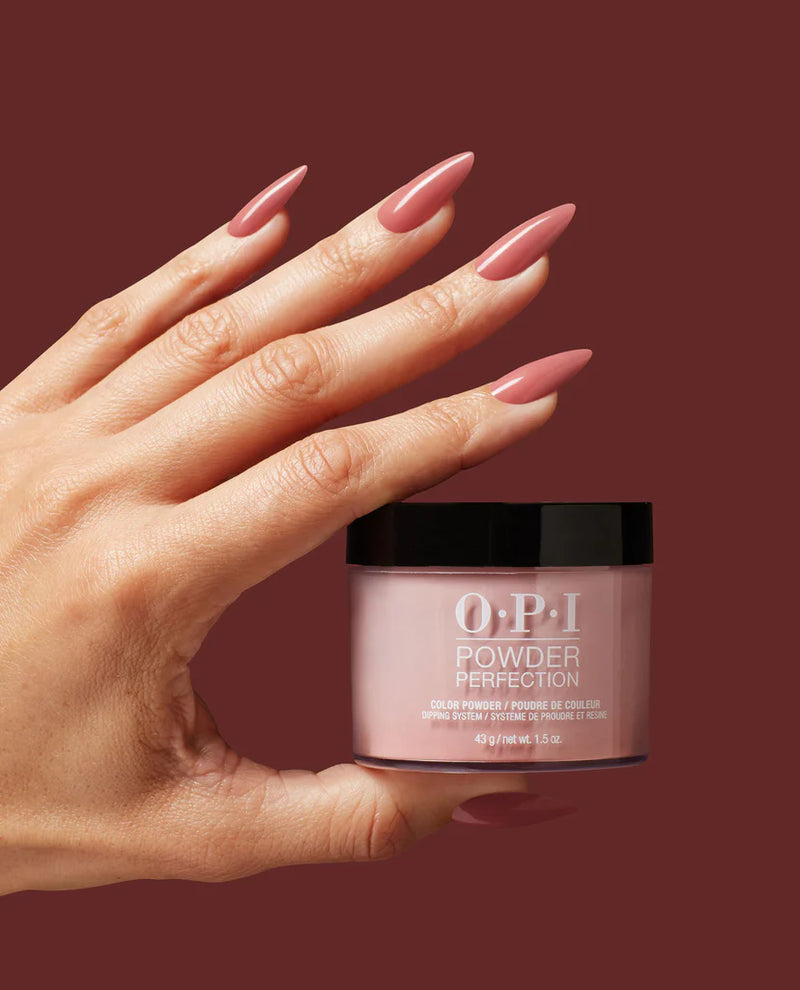 OPI Dip Powder DP E41 Barefoot in Barcelona